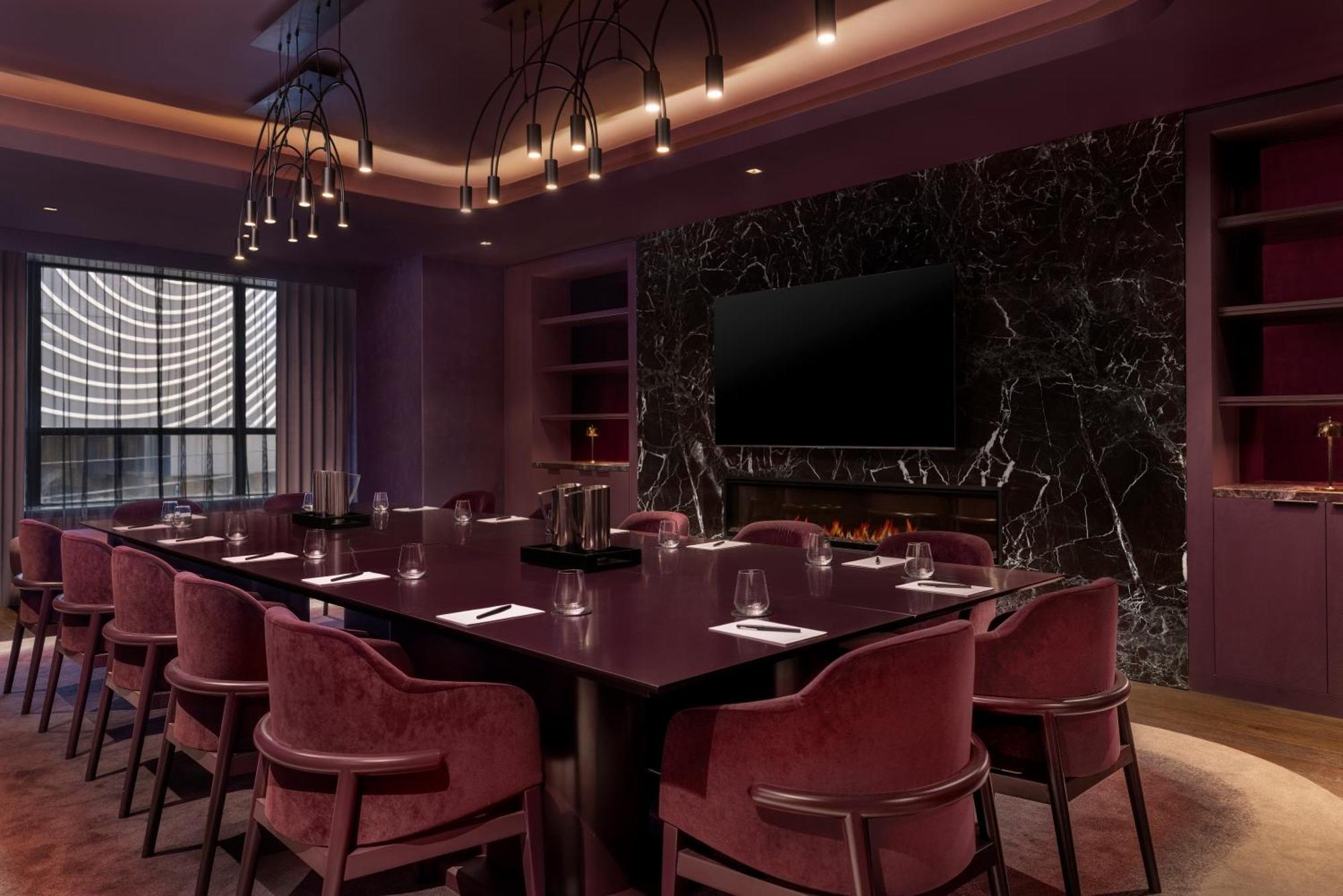 Revery Toronto Downtown, Curio Collection By Hilton Екстериор снимка