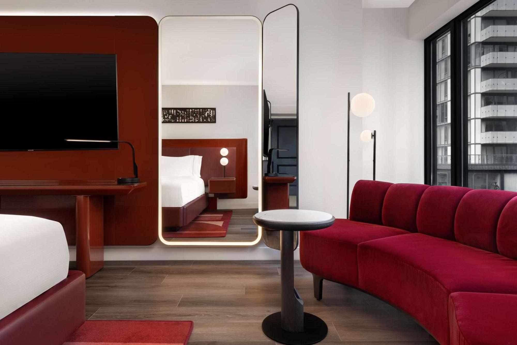 Revery Toronto Downtown, Curio Collection By Hilton Екстериор снимка