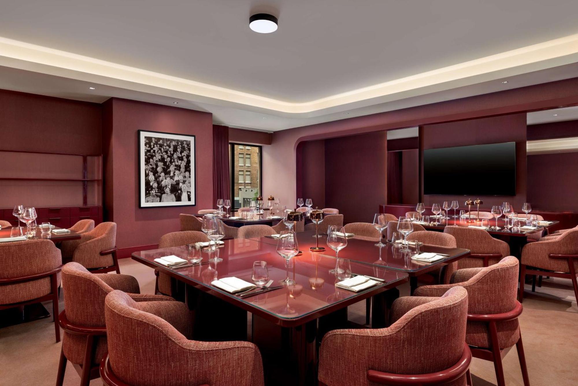 Revery Toronto Downtown, Curio Collection By Hilton Екстериор снимка