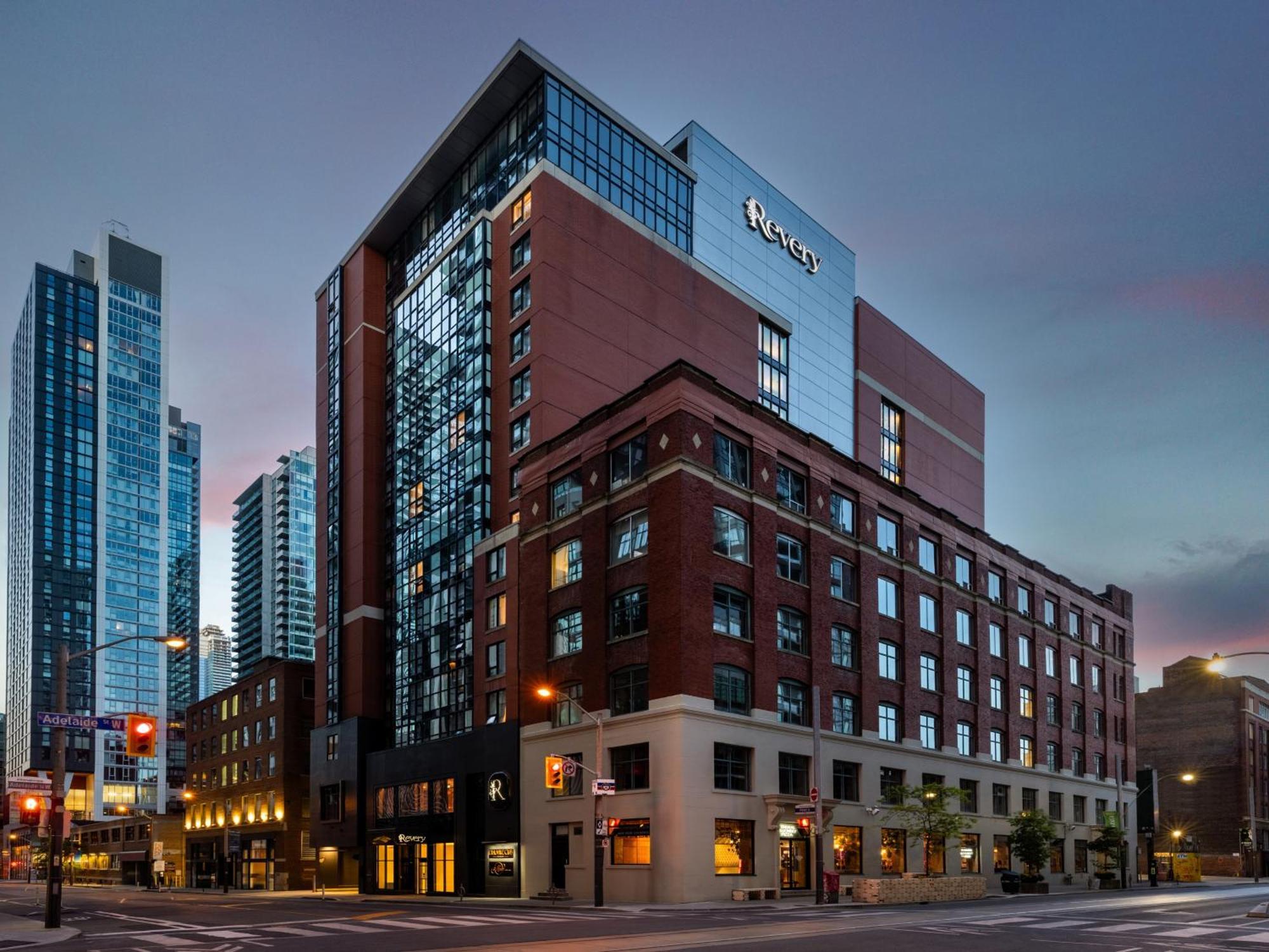 Revery Toronto Downtown, Curio Collection By Hilton Екстериор снимка